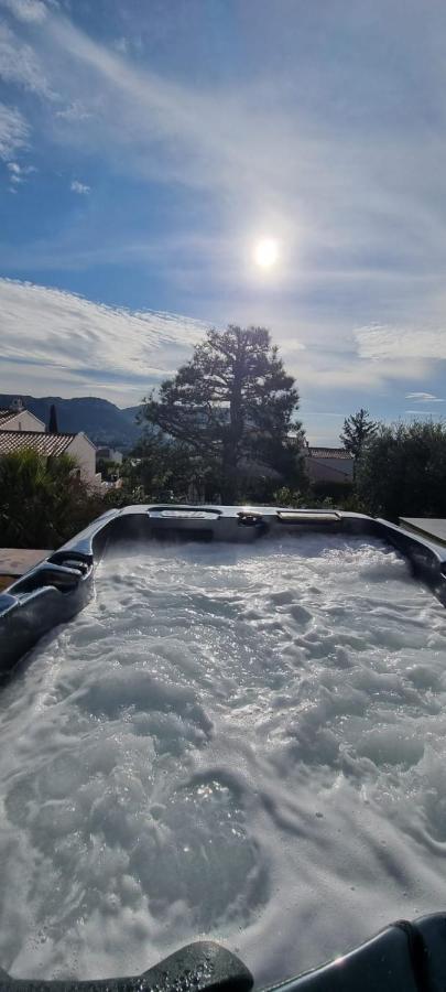 Studio Port Pin Vue Mer, Jacuzzi, Hammam, Parking Prives Cassis Eksteriør billede